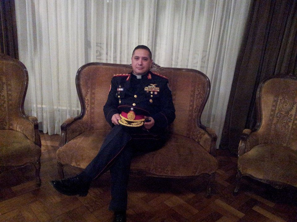 Monseñor Guedes, fue designado director titular del Consejo Nacional de Bomberos