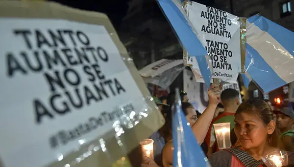 El repetido suicidio de la dirigencia política, que deriva  en dolorosas consecuencias