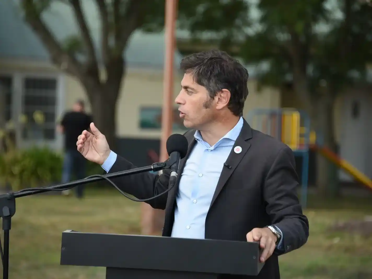 Axel Kicillof durante la inauguración de la Secundaria 13 en en De la Canal.