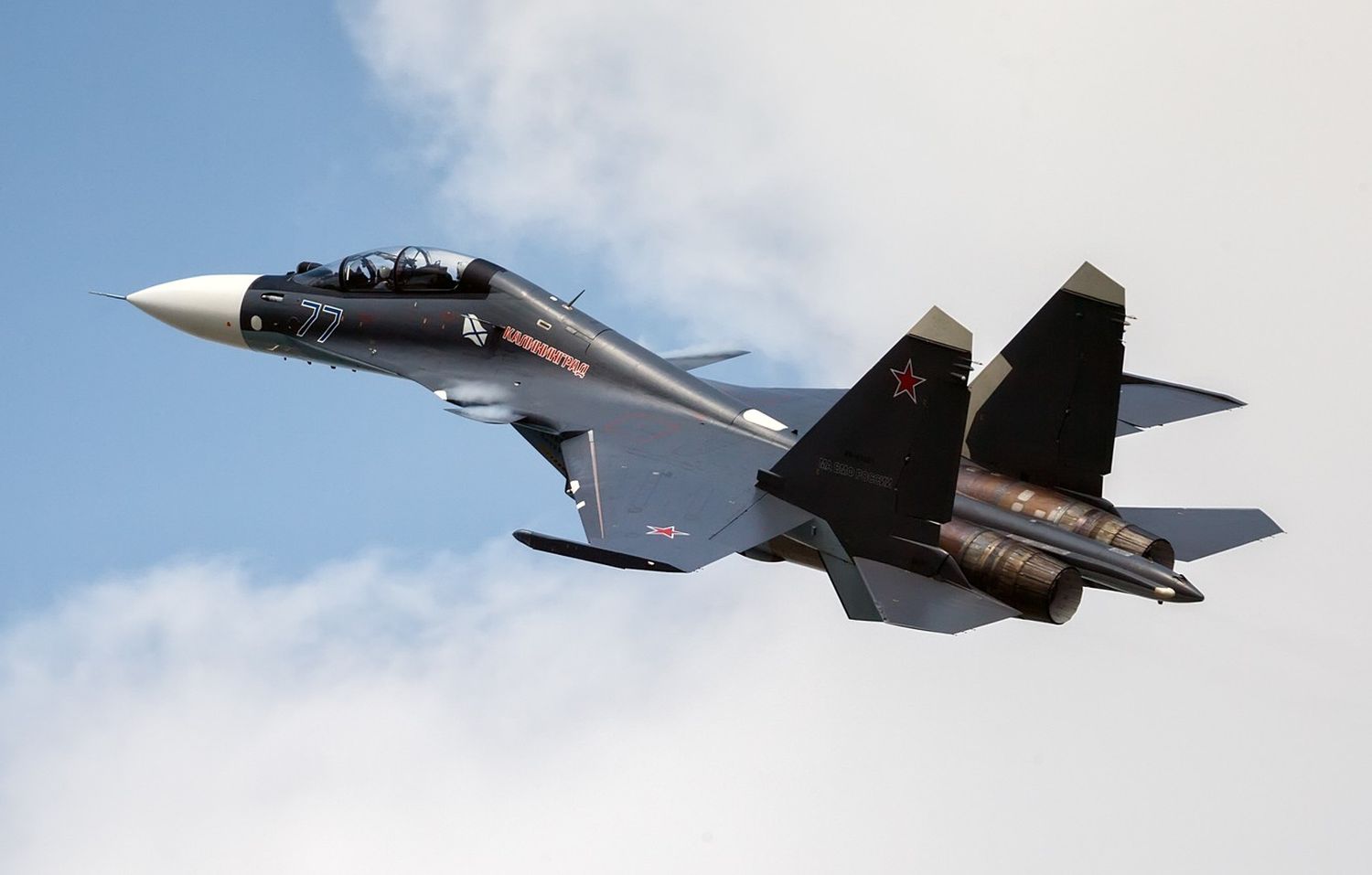 El Ministerio de Defensa ruso comprará 21 Su-30SM2 y 25 Yak-130 a fin de año