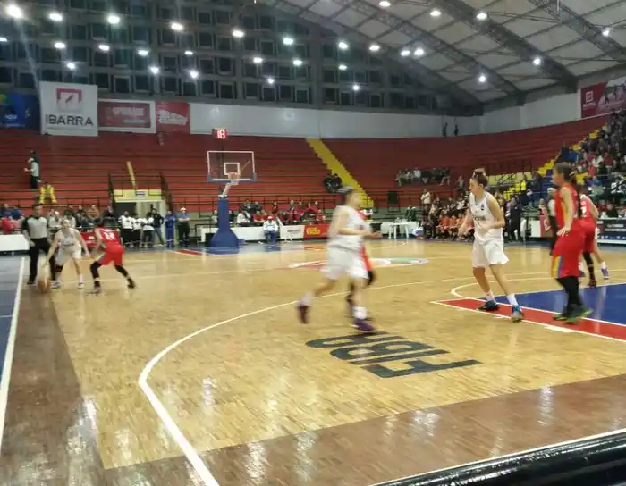 Argentina y Ecuador se midieron en el Sudamericano. 