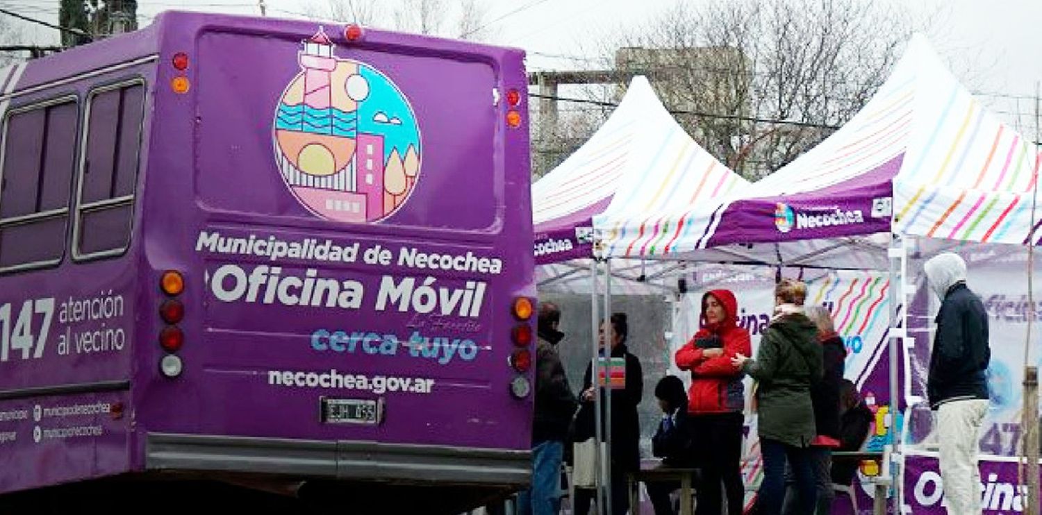 Oficina móvil. Un colectivo visita los barrios