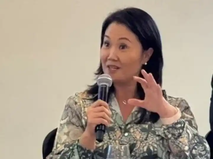 Keiko Fujimori recibió las credenciales como presidenta electa de Perú