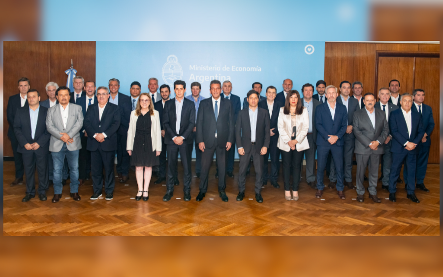 Massa con gobernadores