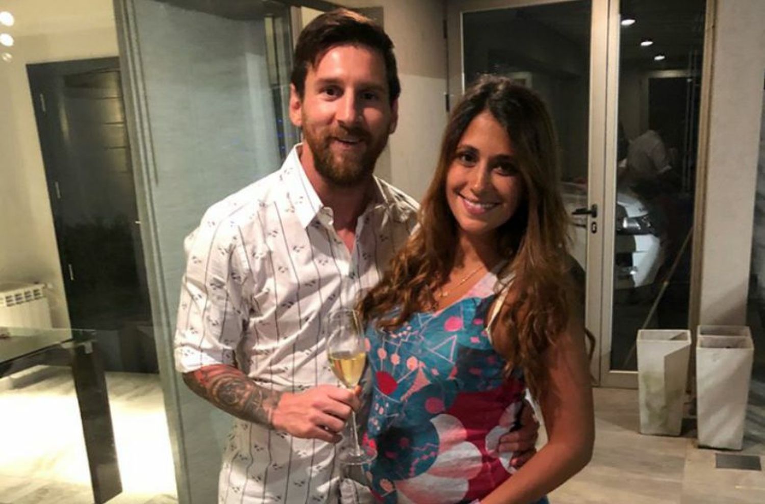 En bermuda y ojotas, así recibió Messi el 2018