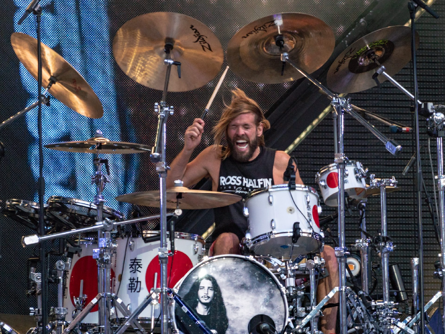 Muere Taylor Hawkins, baterista de Foo Fighters, con 50 años