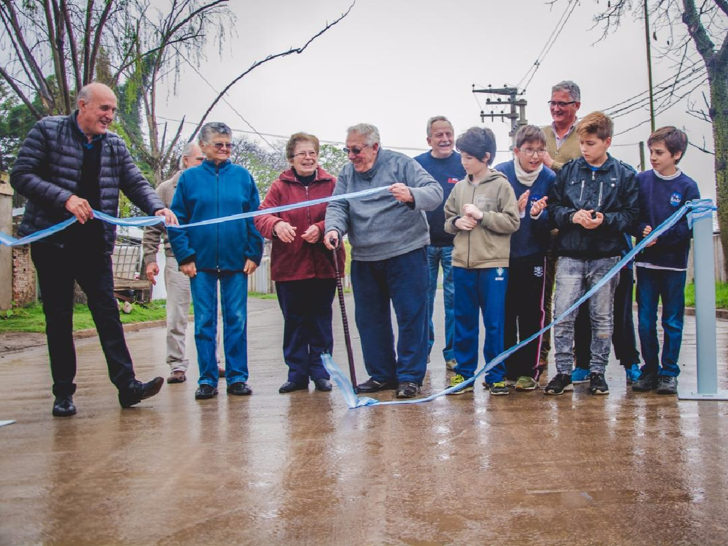 Comienzan obra de cloacas y avanza pavimento en Las Varillas