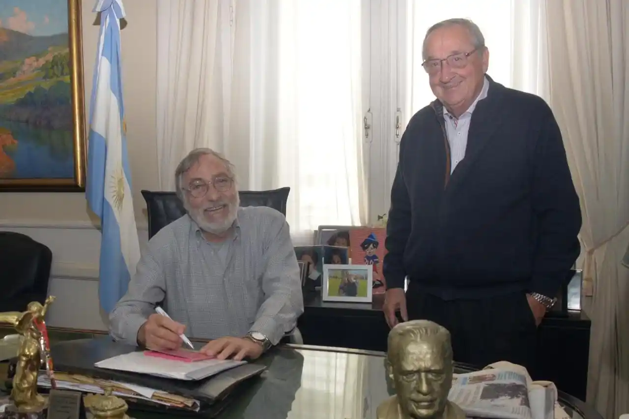 Brandoni junto al intendente Lunghi, en una de sus visitas a la ciudad.
