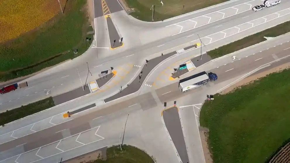 RCUT: el sistema de cruces de ruta que se usa cada vez más en EE.UU. y es posible solución a las rotondas