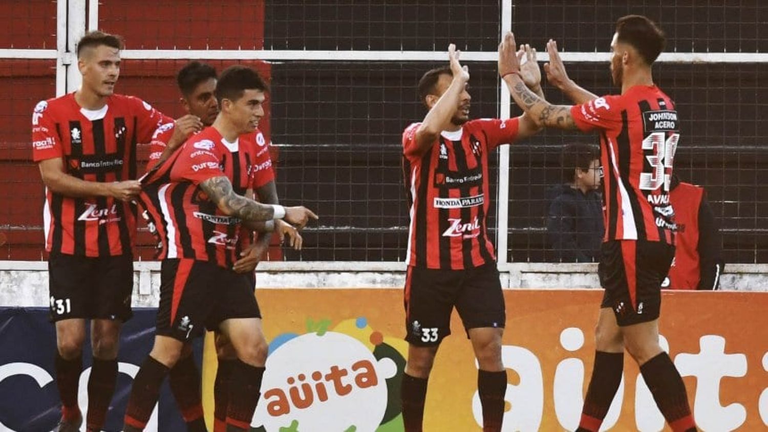 Patronato pegó justo, venció a Independiente y tomó aire abajo