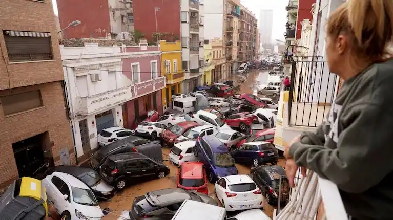 Al menos 51 perdieron la vida por las inundaciones en Valencia.