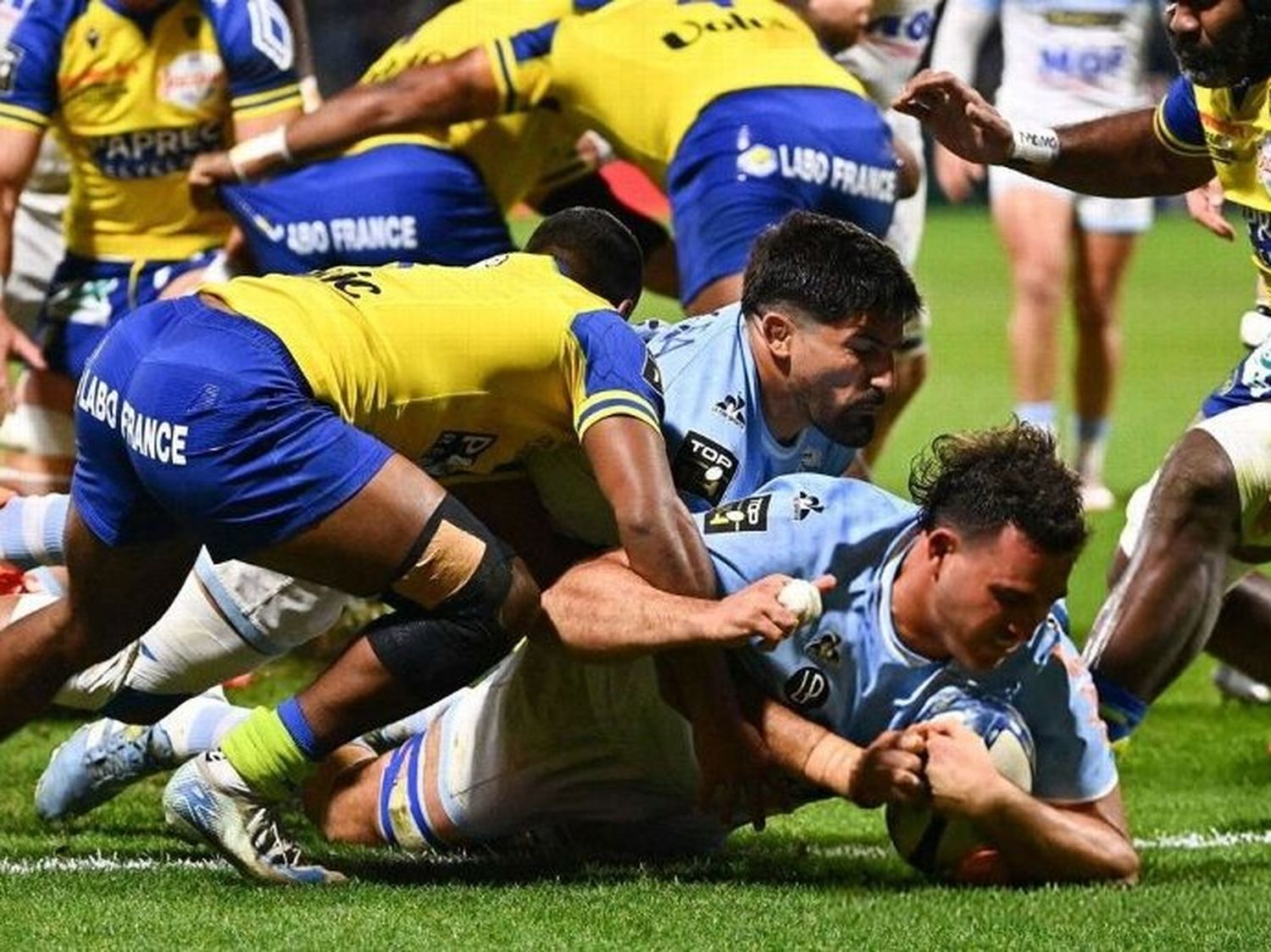 Triunfo de Bayonne frente a Clermont, con Bruni como titular
