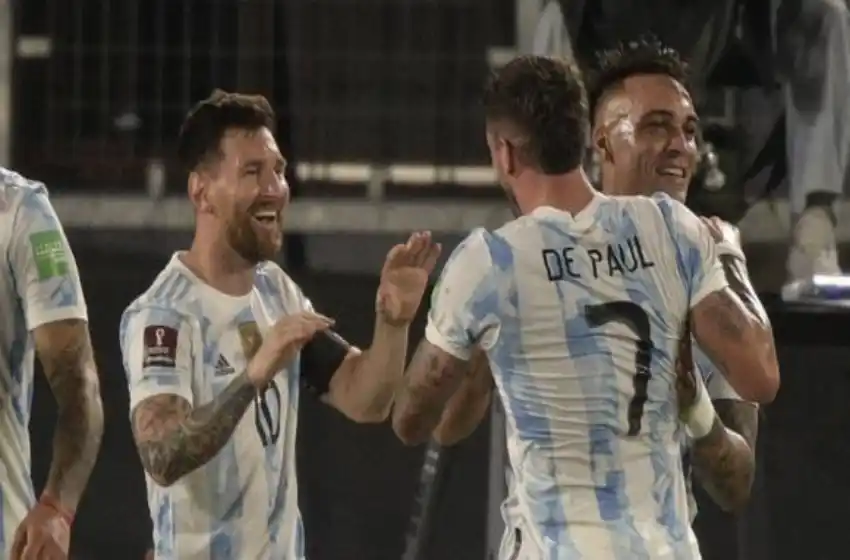Con un Messi encendido, Argentina fue puro fútbol  y goleó a Uruguay en el Monumental