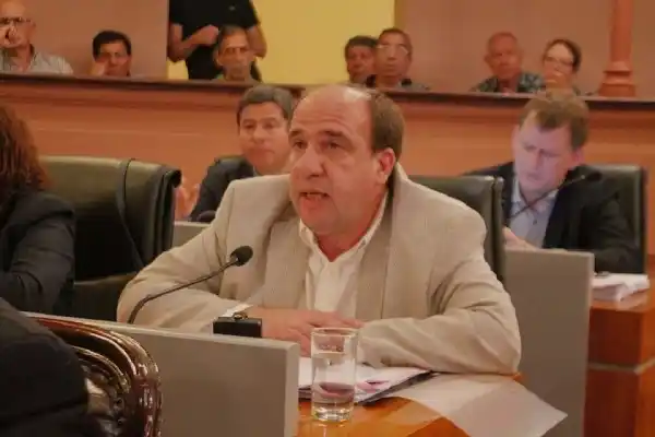 El diputado provincial Esteban Vitor quiere reglamentar el Juicio Político