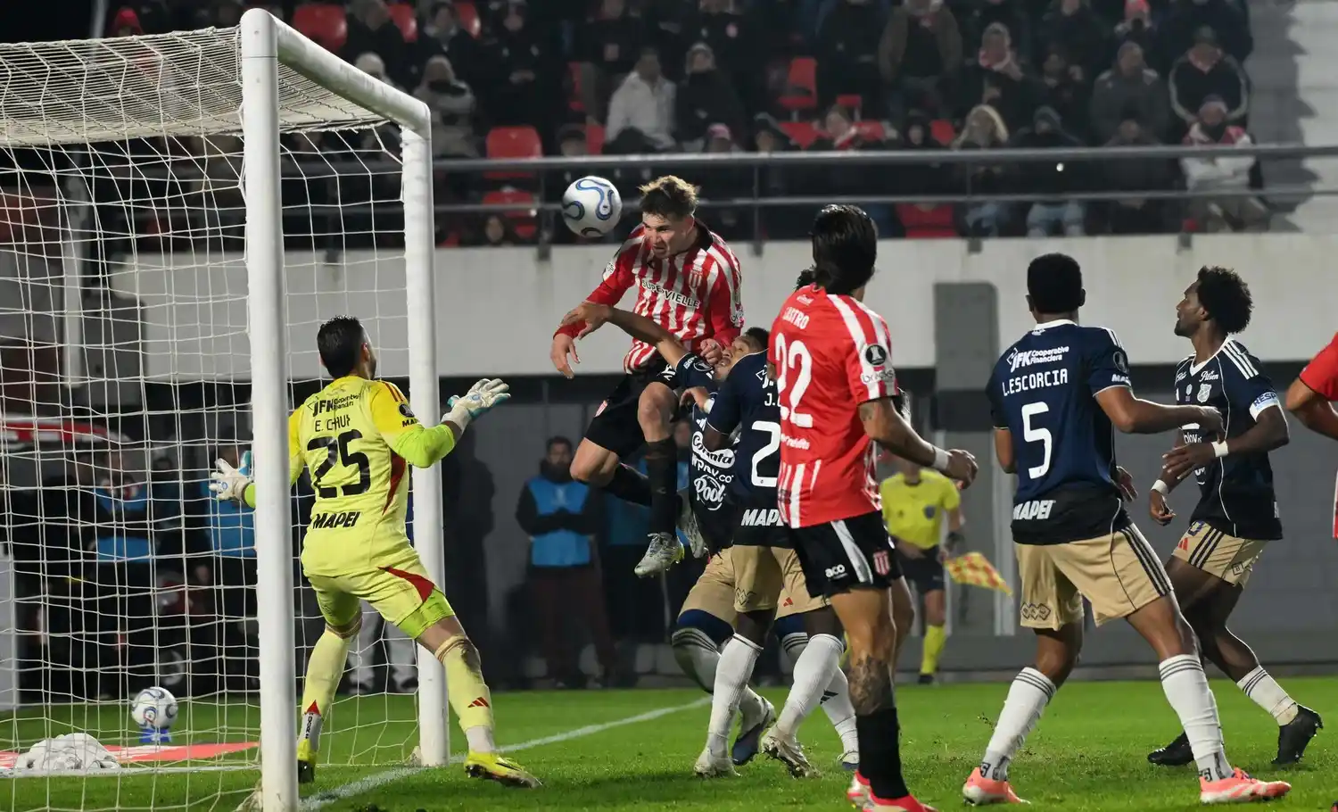 Joaquín Tobio Burgos fue clave en la clasificación de Estudiantes a octavos de final de la Copa Libertadores