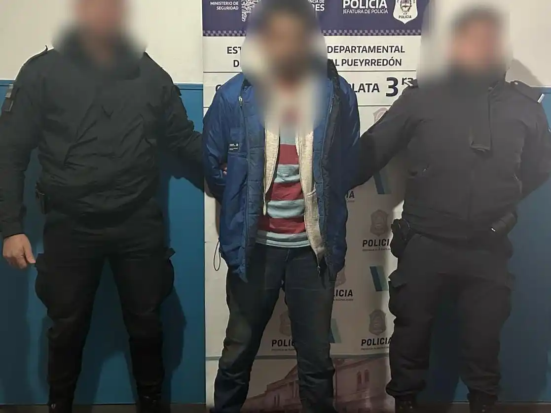 Entró a la casa mientras dormían, cargó tres teles y terminó preso