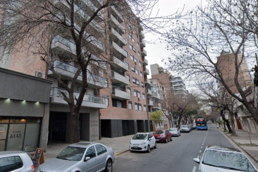Trató de entrar a robar en un edificio céntrico con un cómplice y fue detenido.