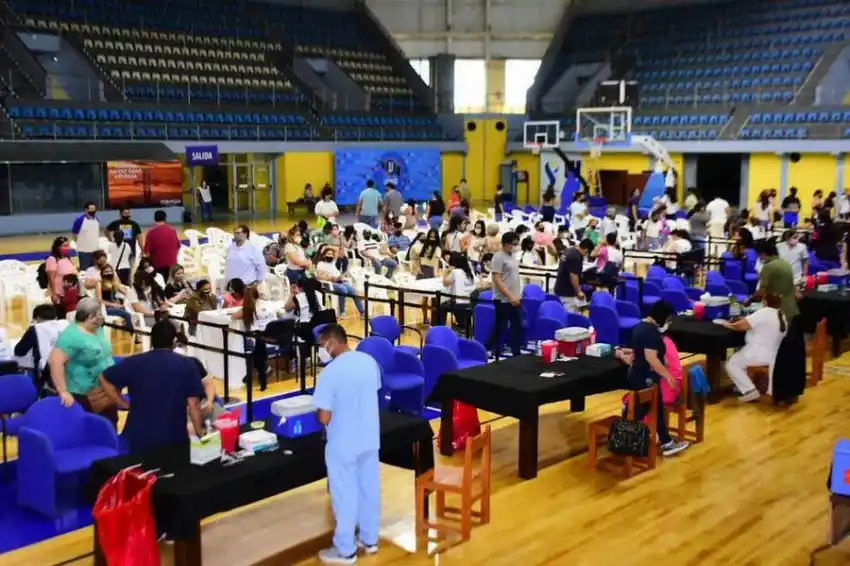 Adolescentes capitalinos de 12 a 17 años completaron sus esquemas de vacunación