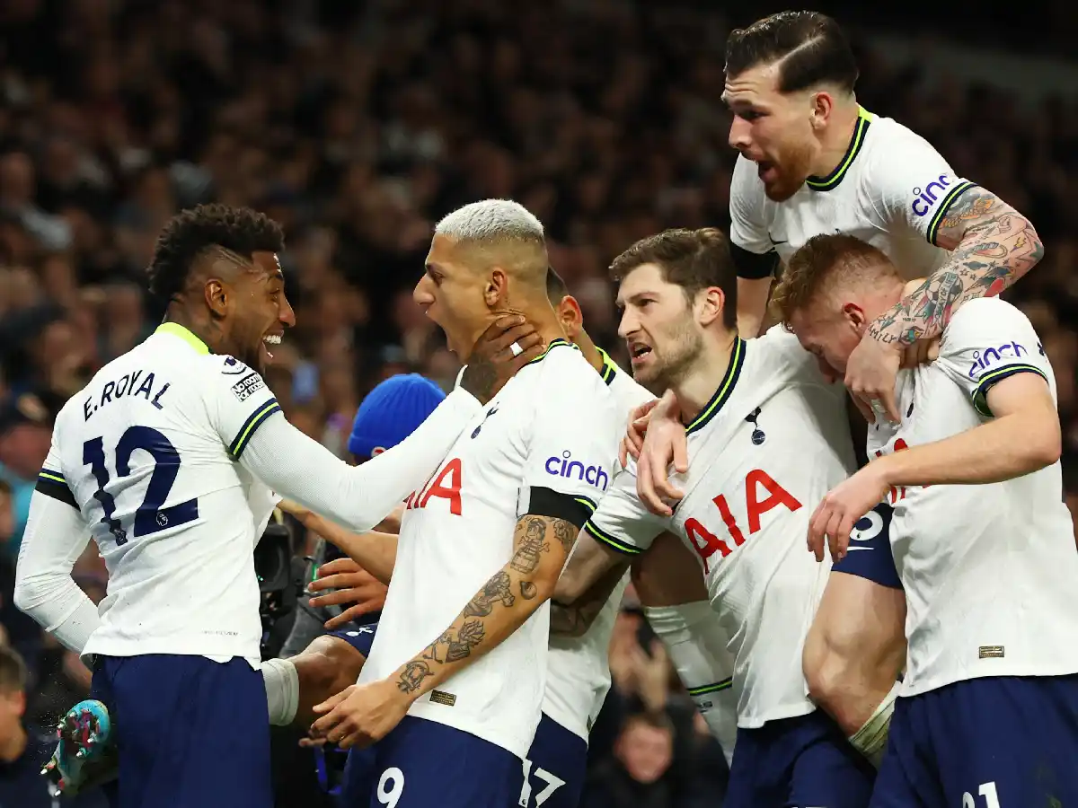 Tottenham, con Romero, se recuperó en la Premier 