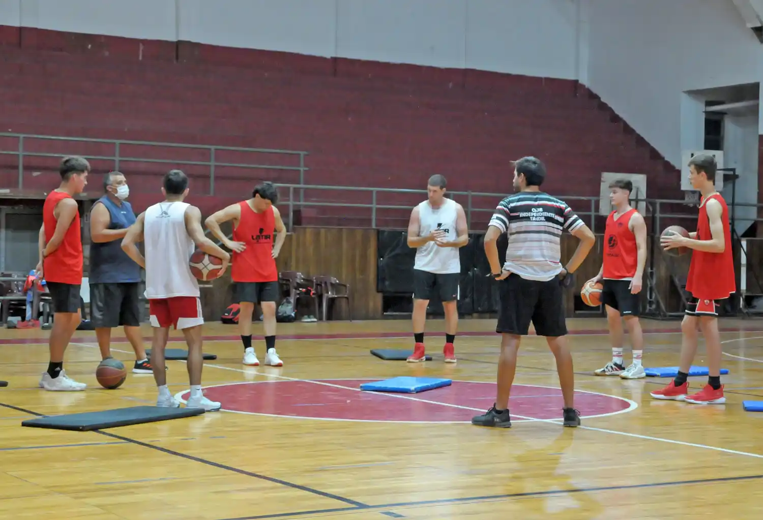 Con escaso personal, Independiente abrió ‘22