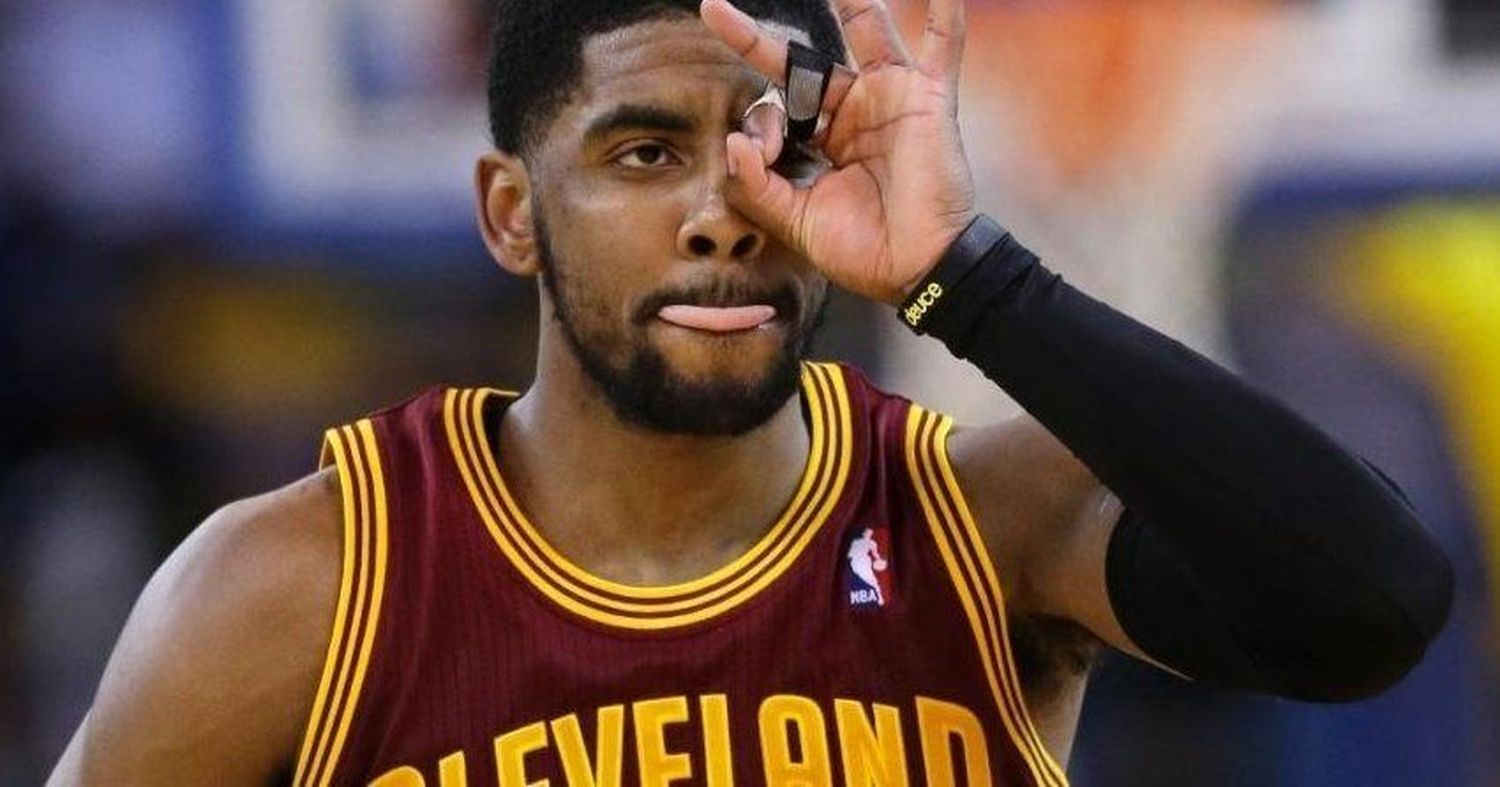 Es terraplanista y lo acusaron de antisemita: la vida de Kyrie Irving