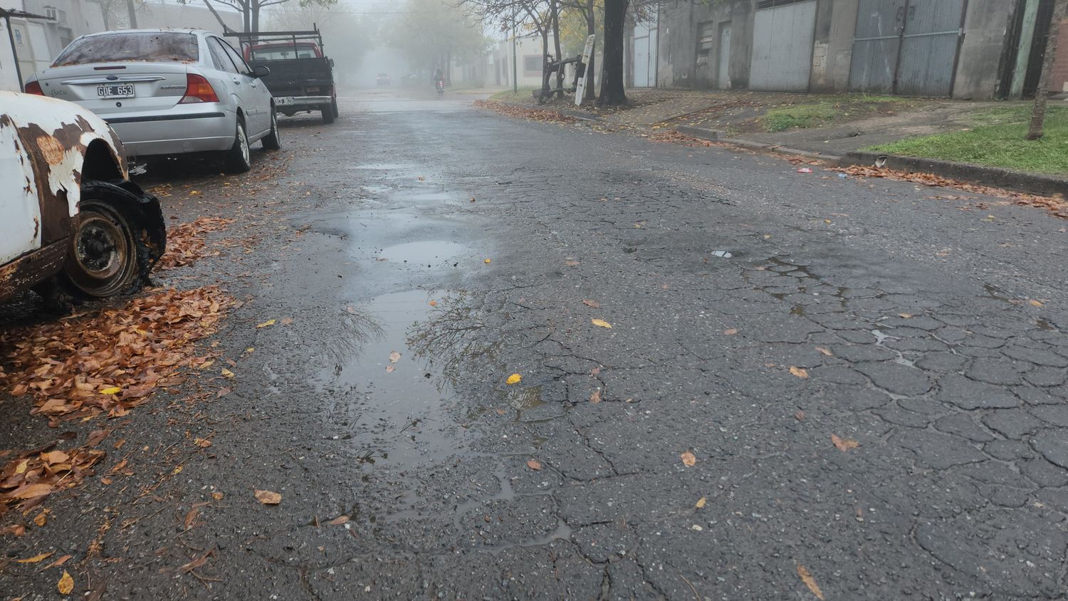 El deplorable estado de calle Falucho, en barrio Los Nogales | Crédito: RADIO RAFAELA - 1
