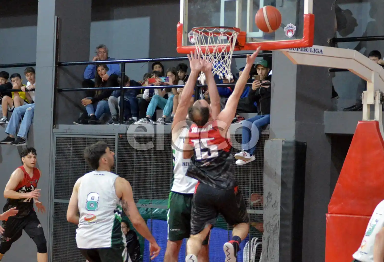 San Martín, rumbo al aro.