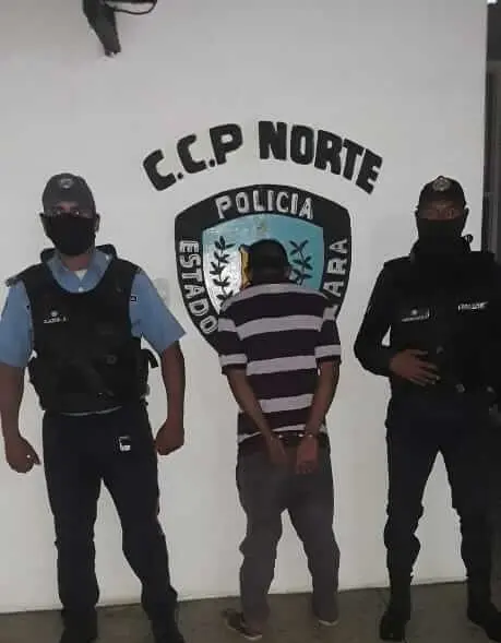 ¡DEPRAVADO! Mostraba partes íntimas a niña