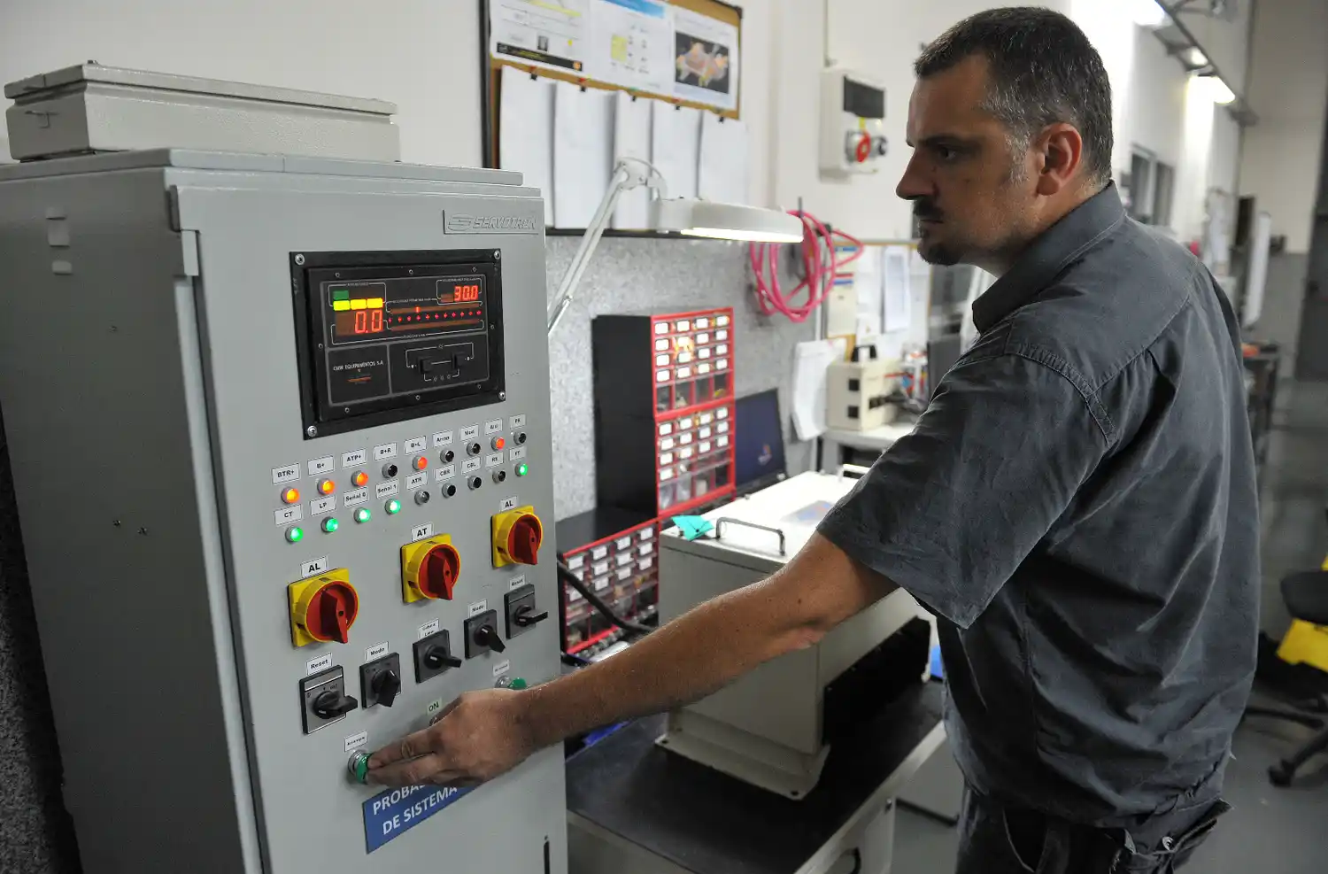 Reforma Laboral: asesor de Milei pide costo cero para blanquear 50% de empleados