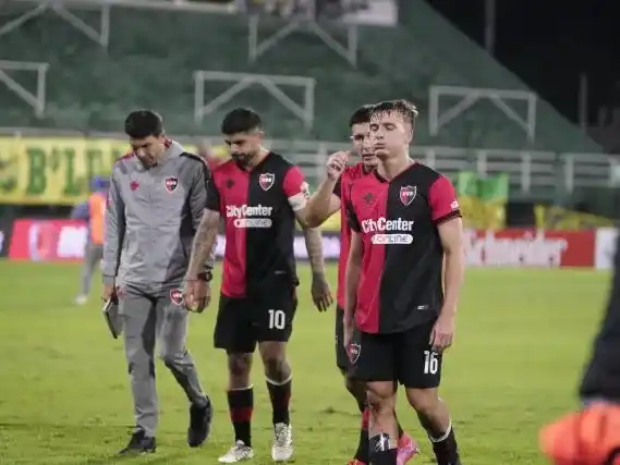 Newell’s hizo agua por todos lados: el papelón táctico de Fabbiani y la complicidad de una dirigencia sin rumbo.