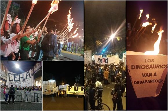 Se llevó adelante la marcha de antorchas en defensa de la educación pública en el centro de Rosario