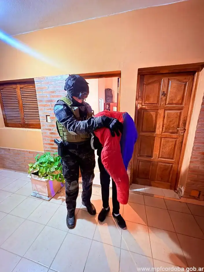policia - 4