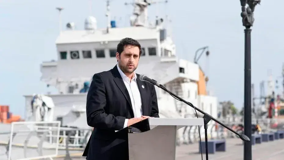 Juan Cruz Lucero, subsecretario de Asuntos Portuarios y uno de los impulsores del libro sobre los puertos públicos bonaerenses.