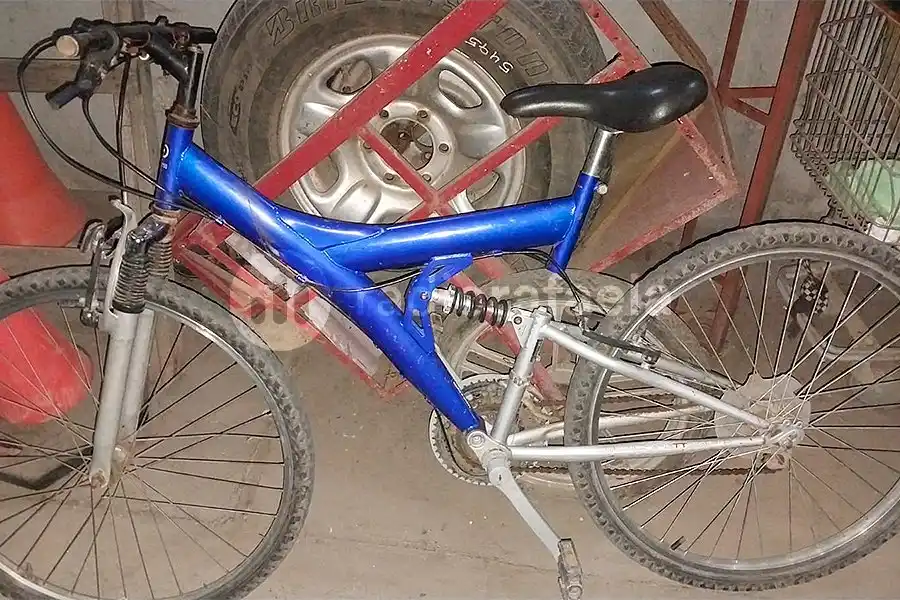 Dejó la bici afuera del kiosco para “comprar unos puchos” y cuando se descuidó ya se la habían robado