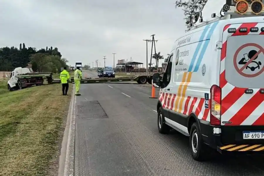 Quiso ingresar a un campo y terminó cortando el tránsito sobre Ruta Nacional 19