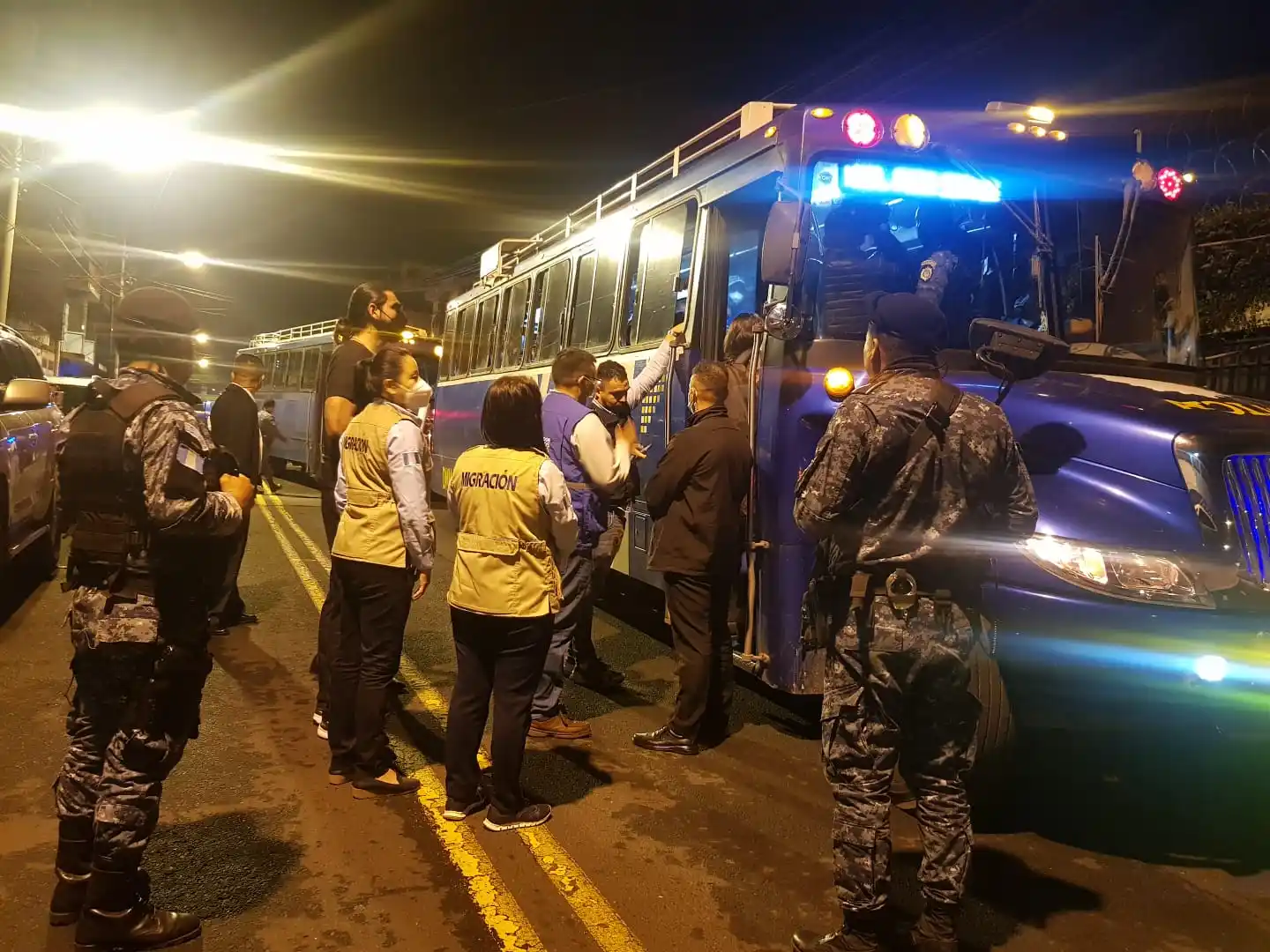 ¡LA MAYORÍA VENEZOLANOS! Guatemala expulsa a 300 migrantes este #16Oct