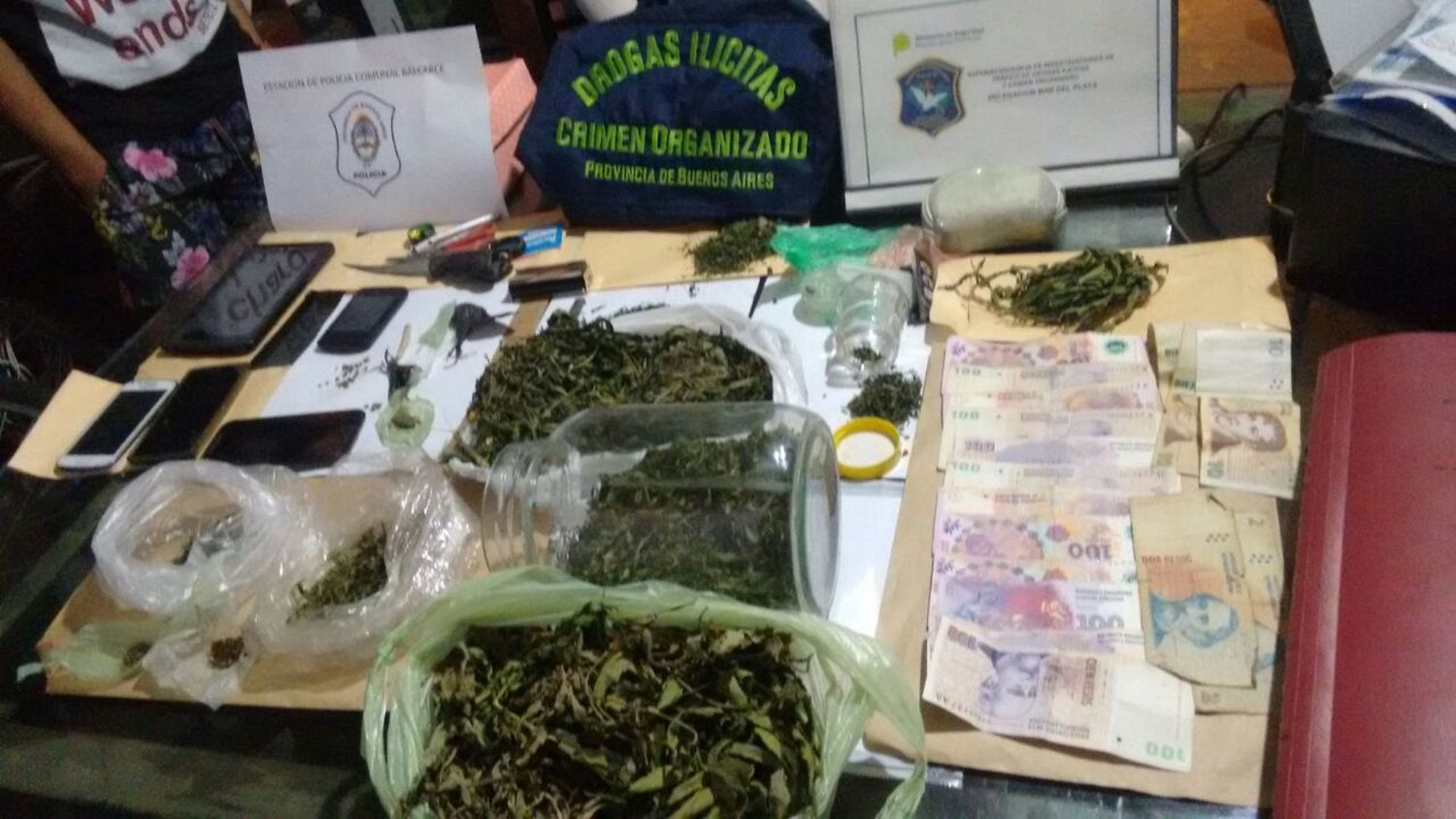 Detuvieron a una docente de una escuela primaria que vendía marihuana
