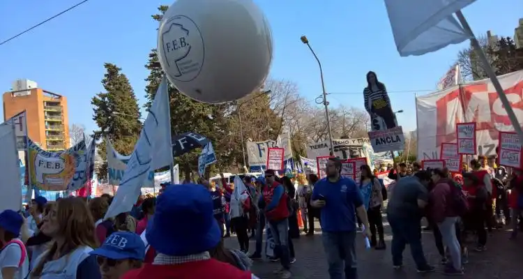 Docentes: tras el Día del Maestro, 48 horas de paro