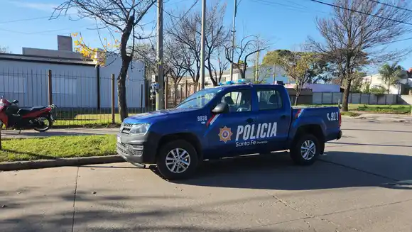 Tenía prohibido entrar a la ciudad, pero volvió y robó: se metió debajo de la cama para “zafar” de la policía