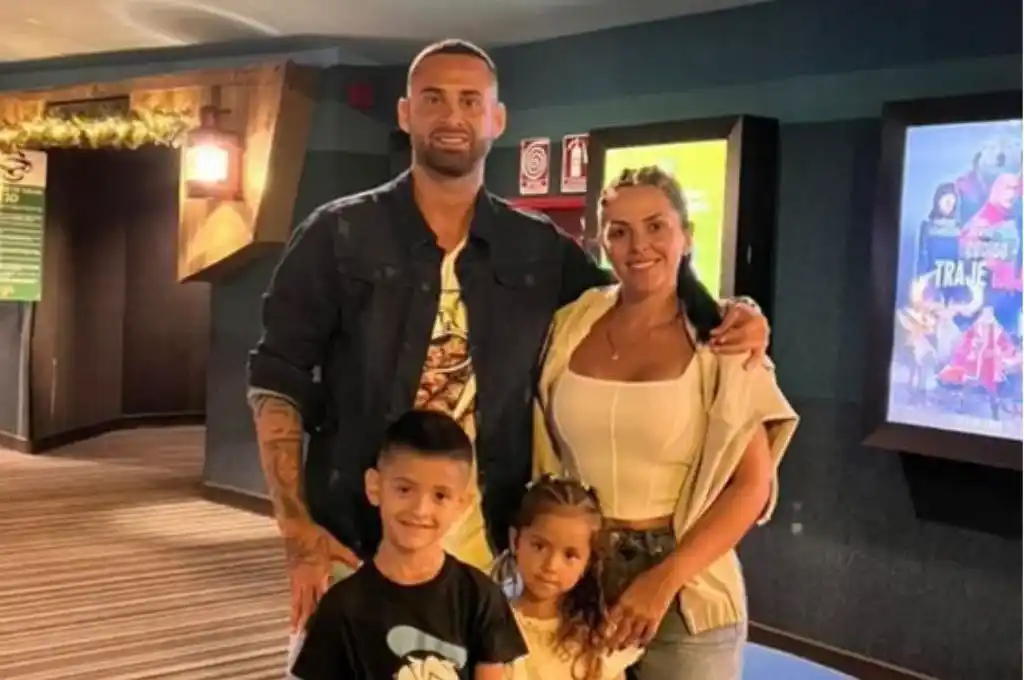 Lucas Trejo junto a su familia