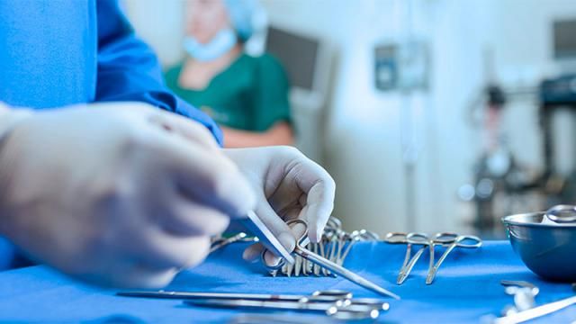Le sacaron la vesícula a una mujer por error y murió