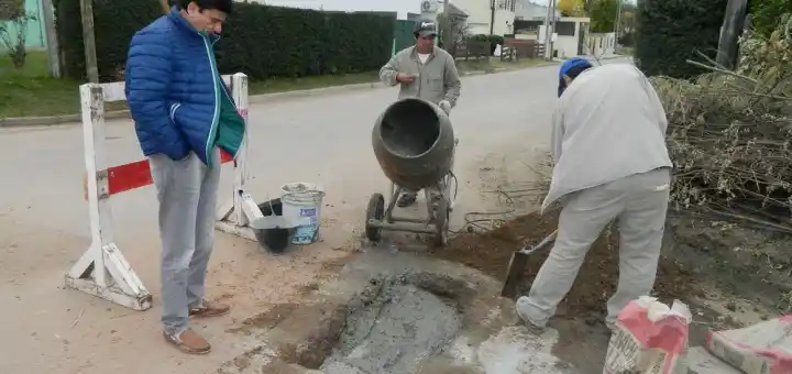 Gasparini recorrió obras en Roque Pérez
