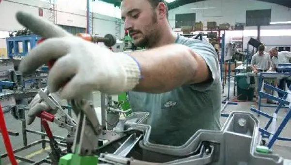 Cayó un 6,4% la producción de las pymes industriales