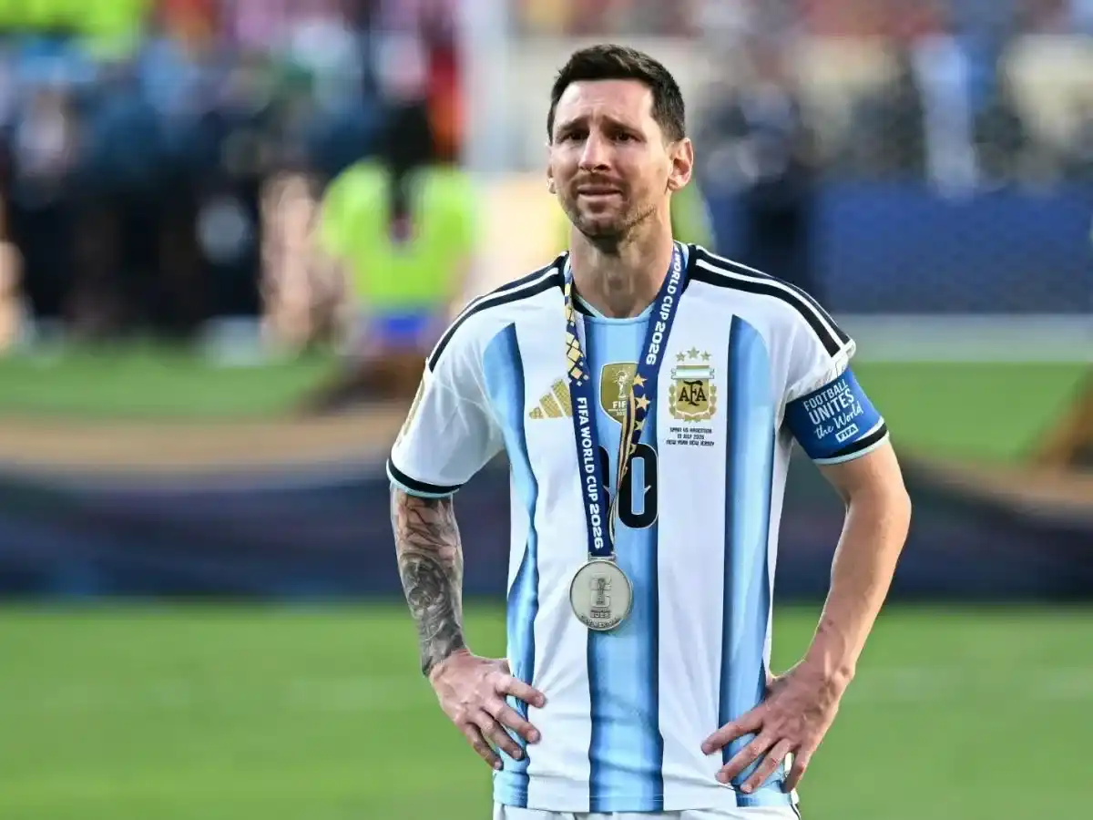 Lionel Messi explotó en llanto después de recibir la medalla del segundo puesto en su último Mundial