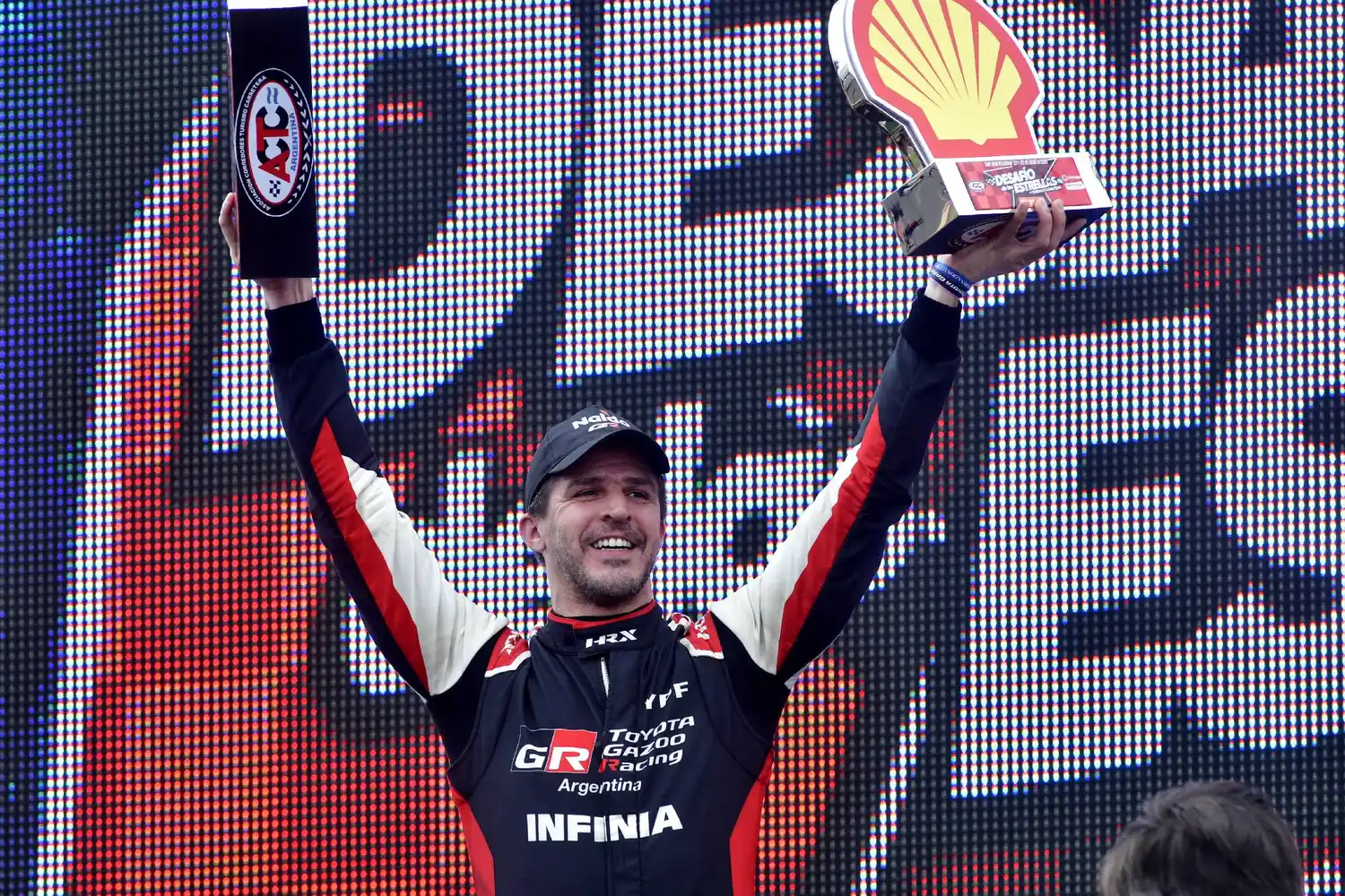 Matías Rossi le dio a Toyota el primer triunfo en la categoría