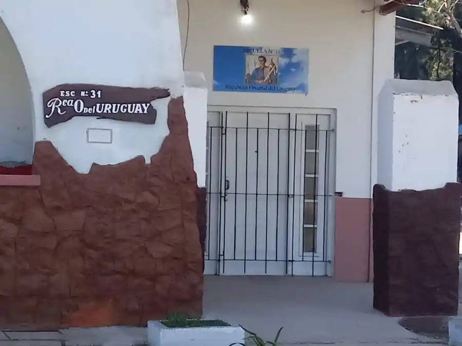 Escuela República Oriental del Uruguay, conocida popularmente como Escuela Torrilla