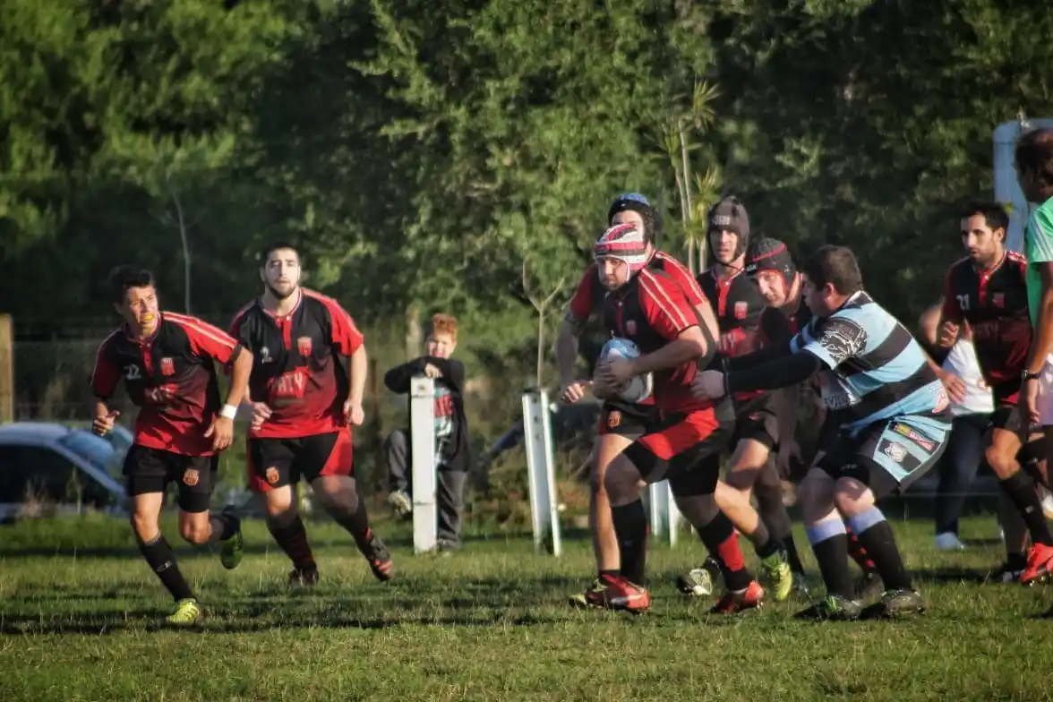 Triunfos de Central Entrerriano y Carpinchos por el Provincial