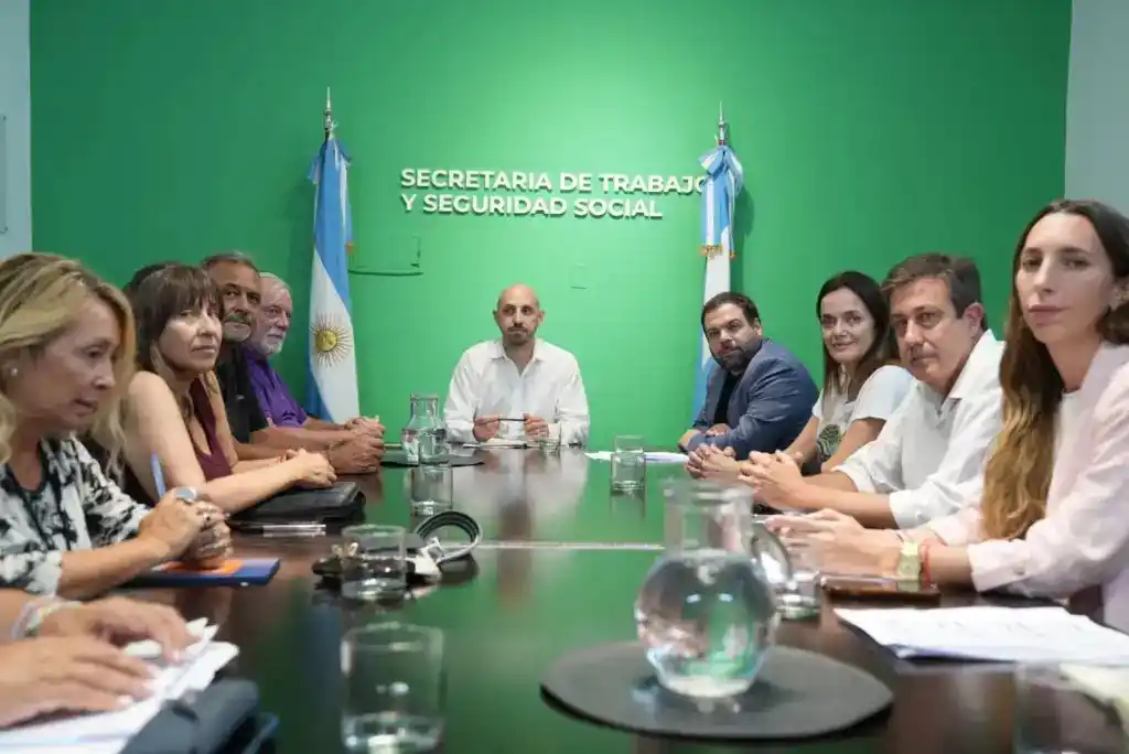 Reprogramaron para este jueves al mediodía la reunión paritaria de ATE y UPCN