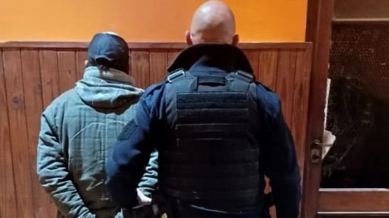 Un hombre fue detenido tras robar una cámara de seguridad