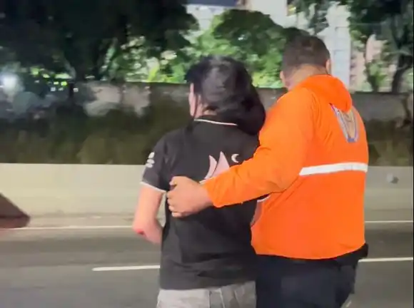 POR POCO PIERDEN LA VIDA: pareja motorizada volvió a nacer tras CHOQUE EN LA AUTOPISTA (+ Reporte)